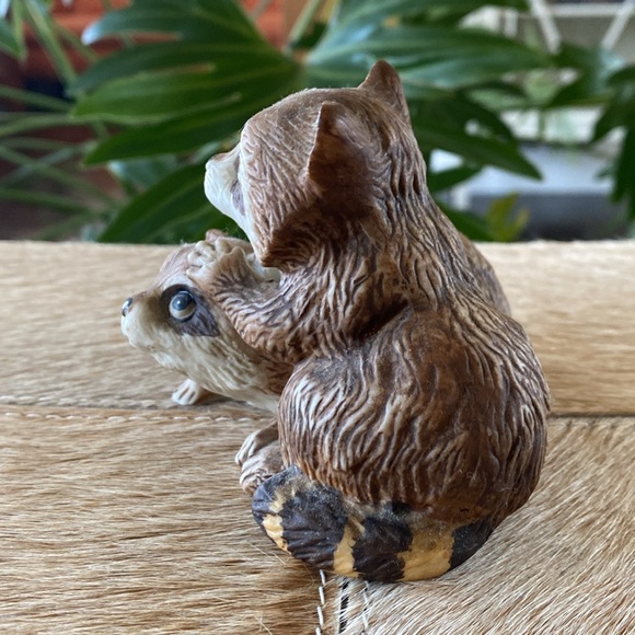 Vintage Homco Porcelain Raccoons Figurine - Picture 3 of 8